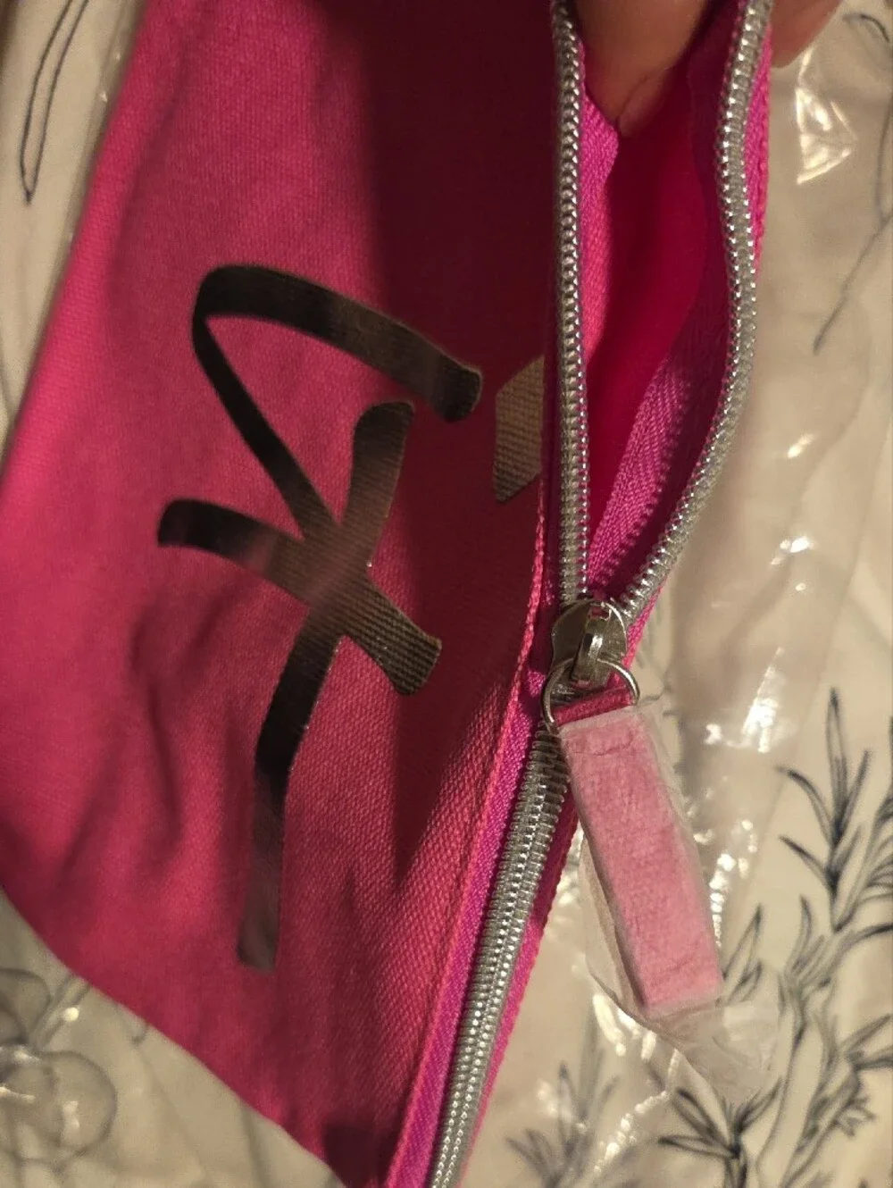 it cosmetics Pink Cosmetic Bag with Silver Logo NEW